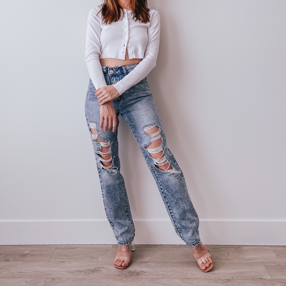 NWT Straight Leg Distressed Jeans